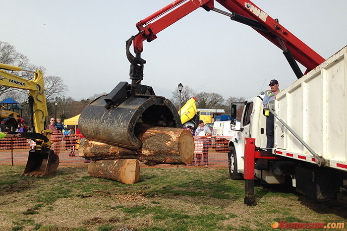 touch-a-truck-log-truck