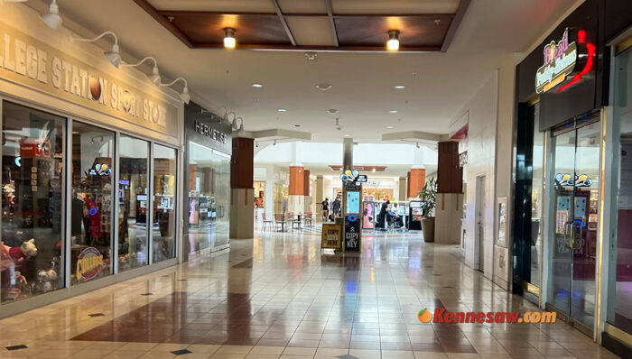 town center mall food court